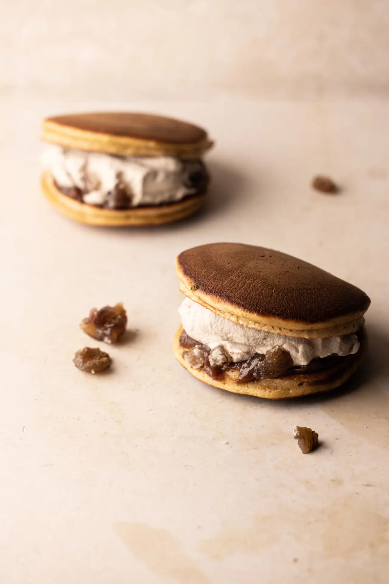 Recette de dorayaki au hōjicha et crème de marron : pancakes japonais moelleux, clin d'œil à l'Ardèche. Une rencontre franco-japonaise gourmande par Maison Hiroko.