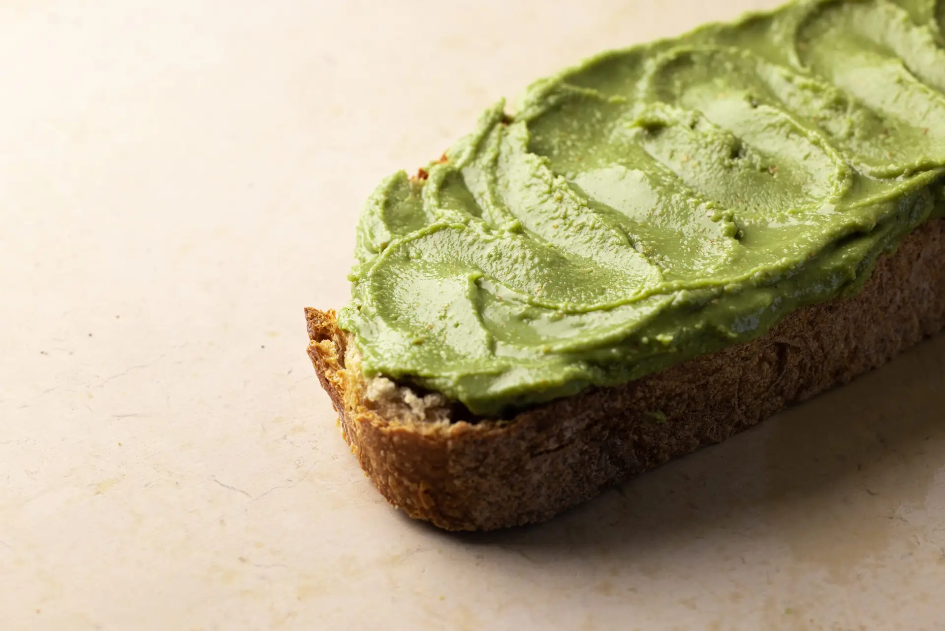 Pâte à tartiner maison au matcha et aux noisettes : 4 ingrédients, 15 min, sans additif. La gourmandise japonisante